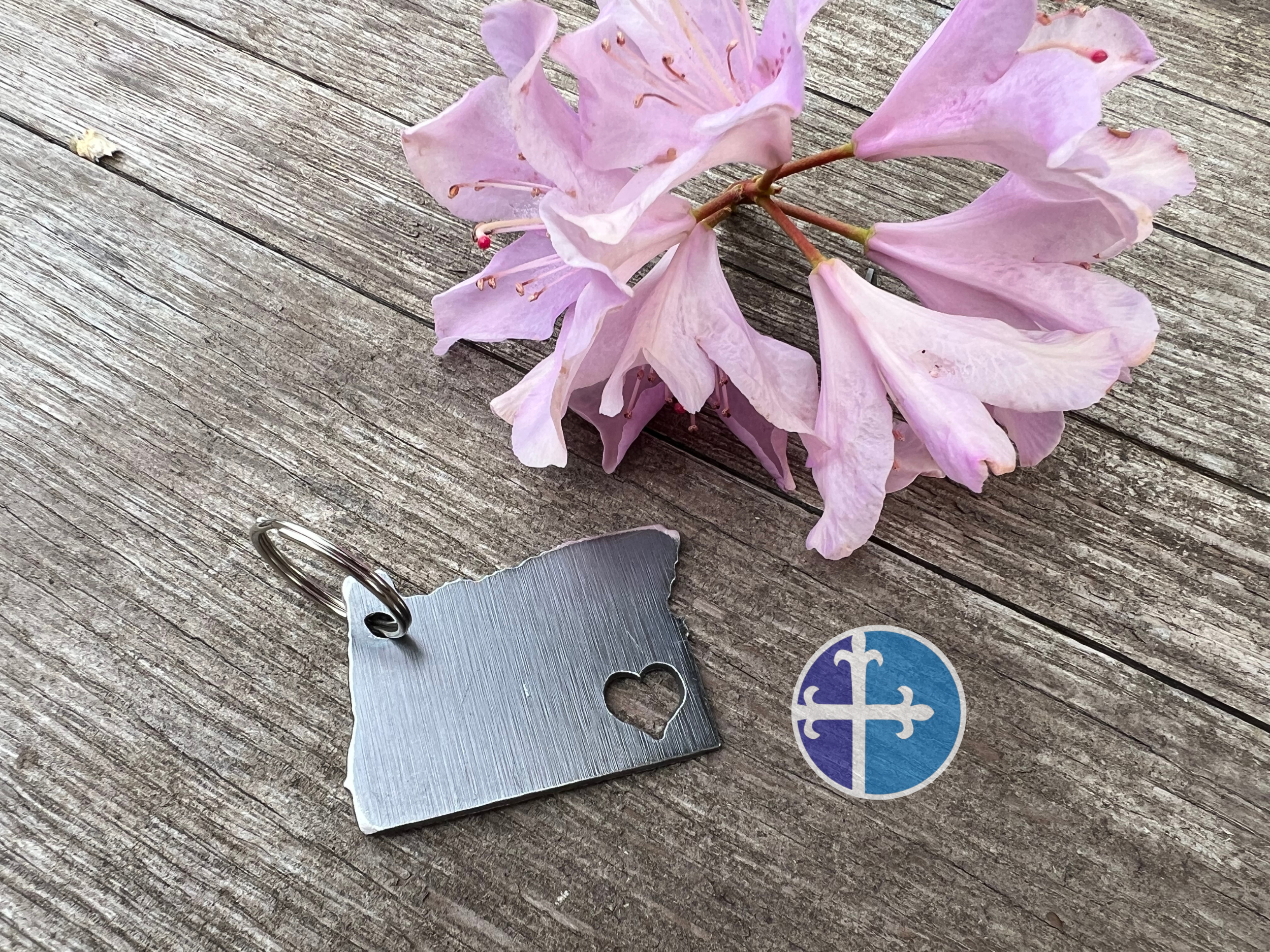 Steel Oregon Keychain with Heart Cutout | Perfect Gift for Oregonians