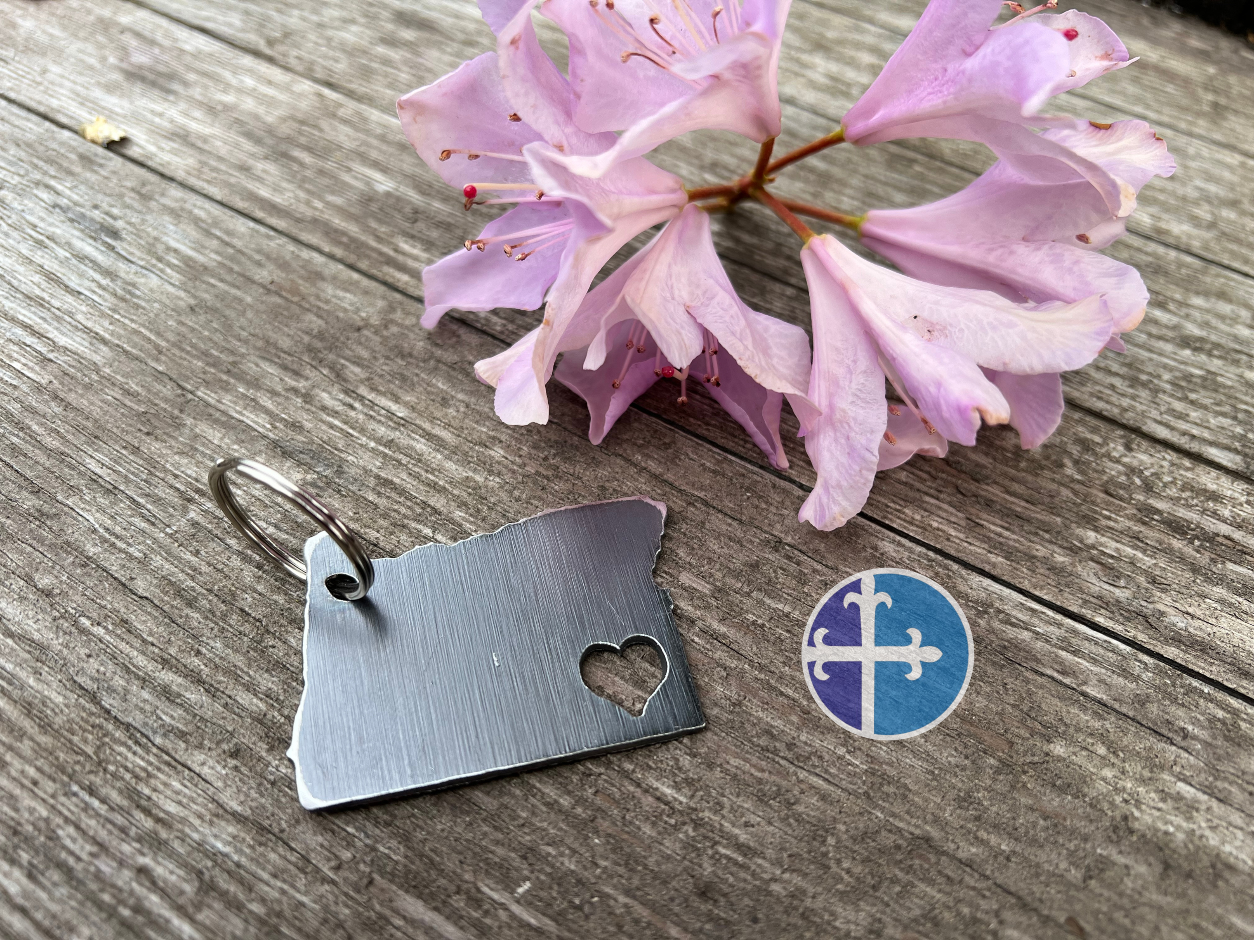 Steel Oregon Keychain with Heart Cutout | Perfect Gift for Oregonians